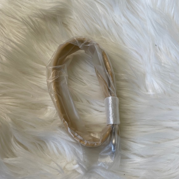 A’Cloud Roman Column Ionic Mini Tote - Picture 6 of 11